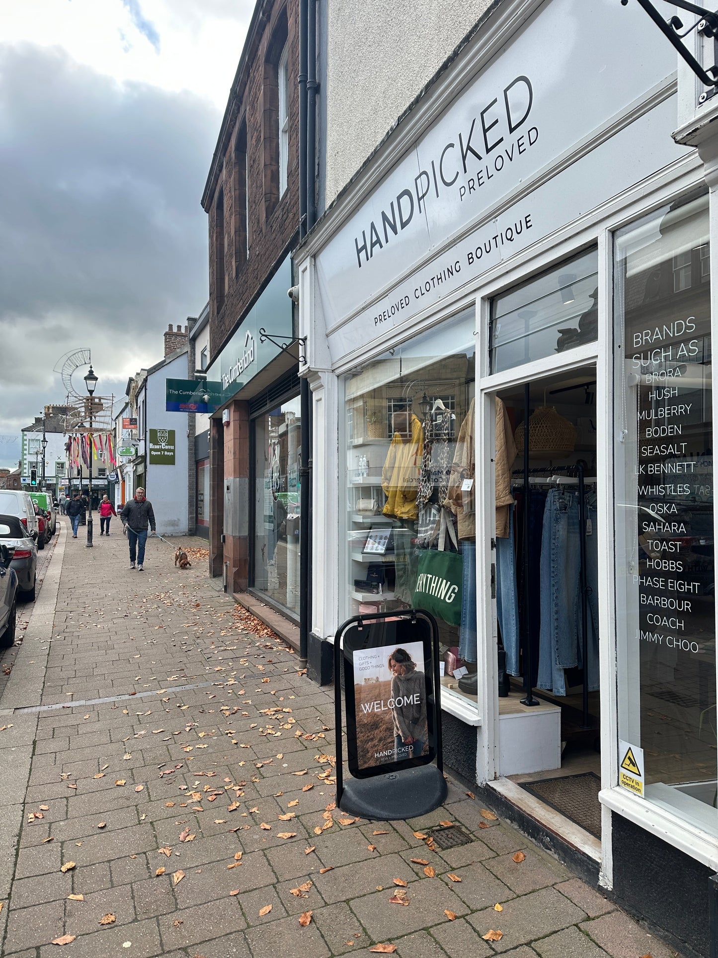 What Is a Dress Agency?