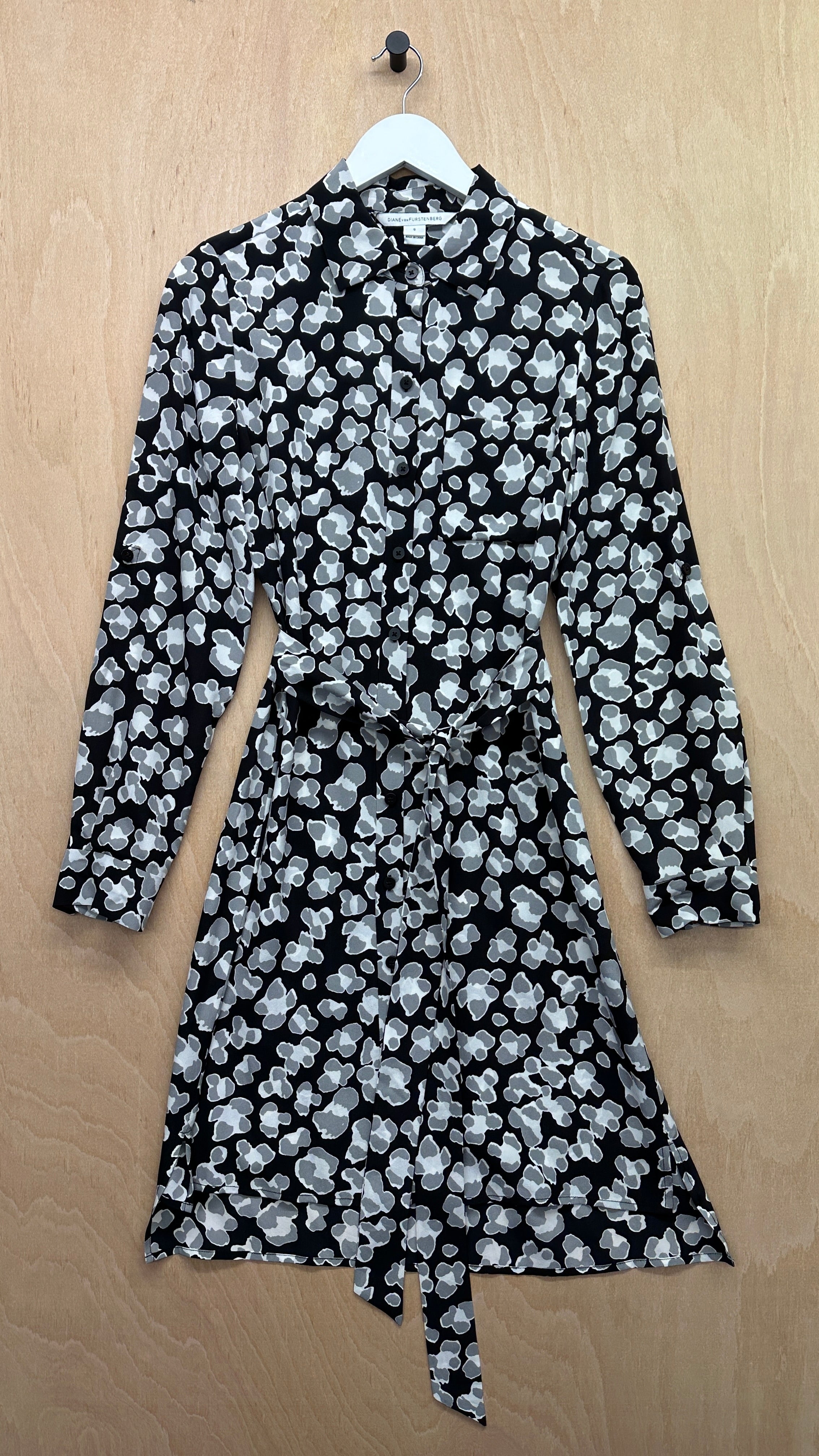 Diane von Furstenberg Black Grey DVF Silk Belted Midi Belted Shirt Dre ...