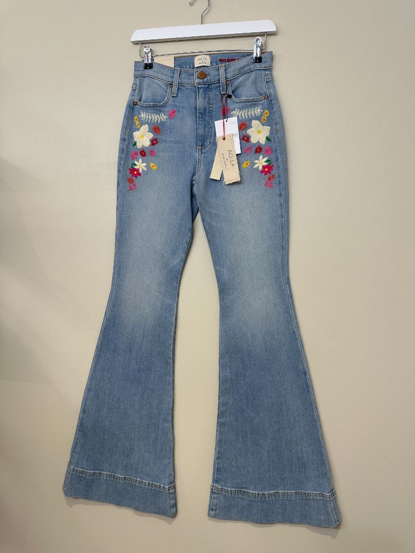 Alice + Olivia Light blue Embroidered High Rise Bell Jeans - Size 8
