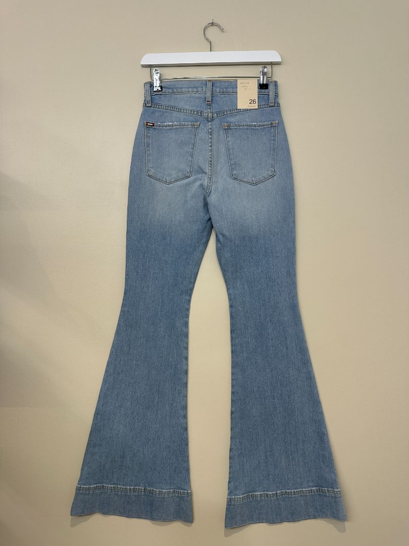 Alice + Olivia Light blue Embroidered High Rise Bell Jeans - Size 8