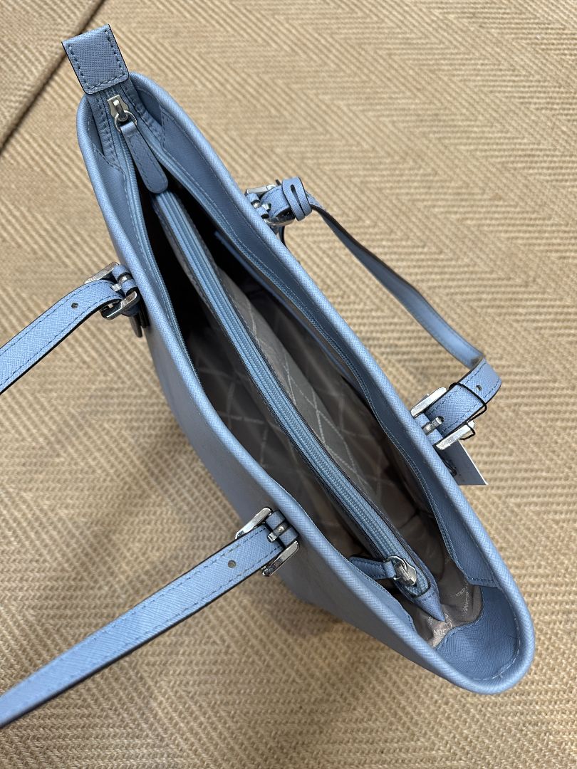 Michael Kors Blue Jet Set Snap Pocket Tote